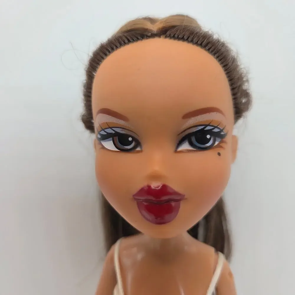Vintage 2004 Bratz Funk Out Yasmin Doll Near Complete Original Outfits Shoes